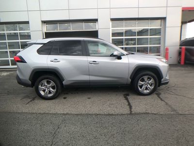 2025 Toyota RAV4 XLE - Photo 4