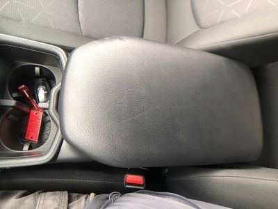 2025 Toyota RAV4 XLE - Photo 27