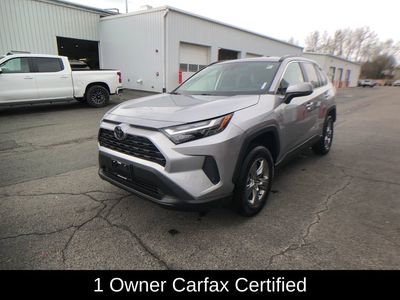 2025 Toyota RAV4 XLE - Photo 10