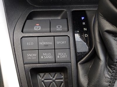 2024 Toyota RAV4 - Photo 17