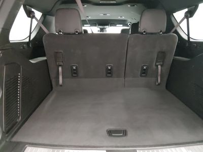 2025 Chevrolet Suburban - Photo 11