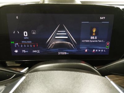 2025 Chevrolet Suburban - Photo 14