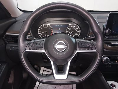 2024 Nissan Altima — photo 12 view