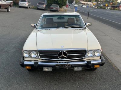1985 Mercedes-Benz 380 — rear three-quarter view