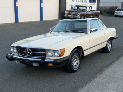 1985 Mercedes-Benz 380 in Beige — front three-quarter view