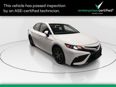 2024 Toyota Camry SE Auto — front three-quarter view