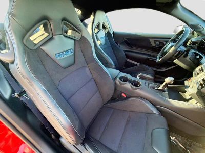 2025 Ford Mustang — photo 14 view