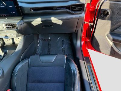 2025 Ford Mustang — photo 17 view