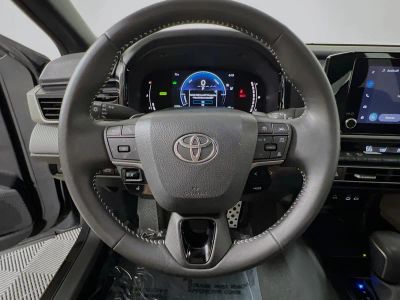 2025 Toyota Camry — photo 15 view