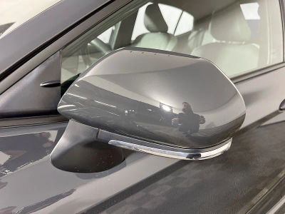 2025 Toyota Camry — photo 10 view