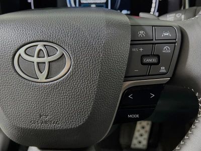 2025 Toyota Camry — photo 17 view