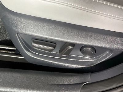 2025 Toyota Camry — photo 13 view
