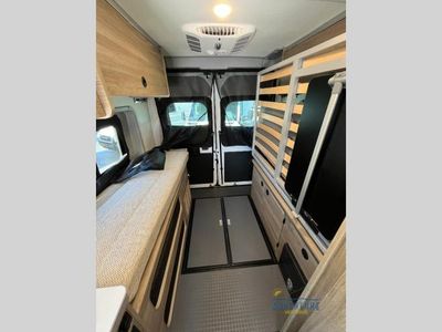 2025 Winnebago Solis - Photo 11