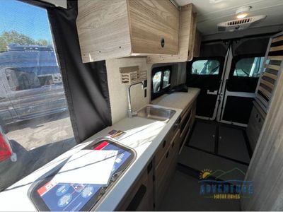 2025 Winnebago Solis - Photo 10
