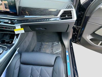 2026 BMW X5 — photo 18 view