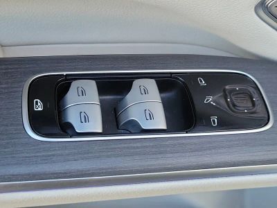 2023 Mercedes-Benz EQS — photo 18 view