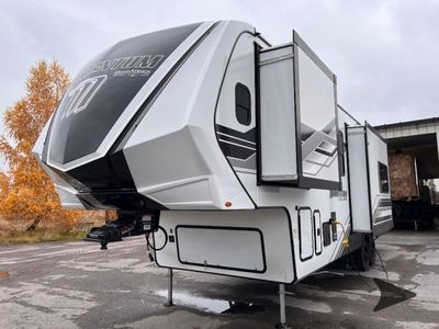 2026 Grand Design Momentum — side profile view