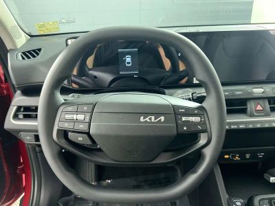 2025 Kia K4 — photo 17 view