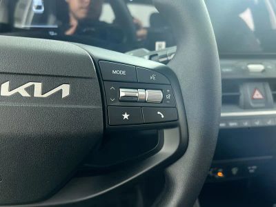 2025 Kia K4 — photo 19 view