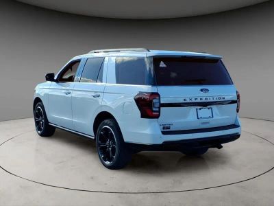 2024 Ford Expedition — side profile view