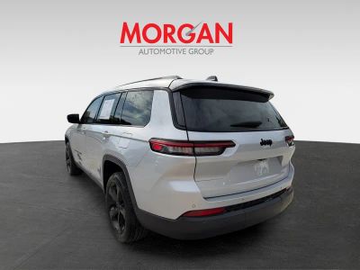 2021 Jeep Grand Cherokee L — interior view