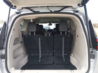 2023 Chrysler Pacifica — photo 11 view