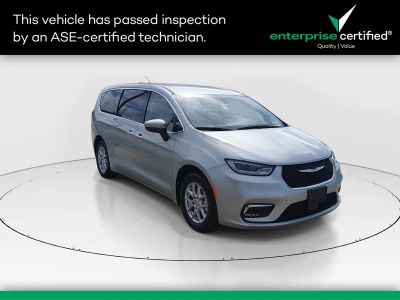 2023 Chrysler Pacifica Touring L FWD — front three-quarter view
