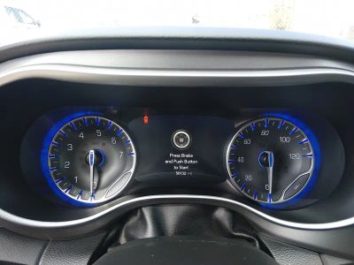 2023 Chrysler Pacifica — photo 14 view
