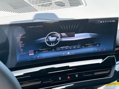 2026 BMW 5 Series — photo 12 view