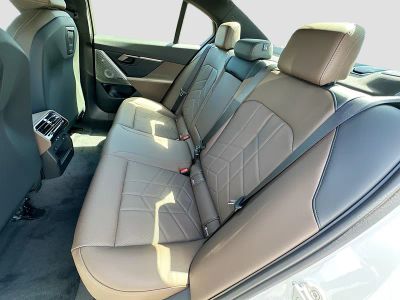 2026 BMW 5 Series — photo 18 view