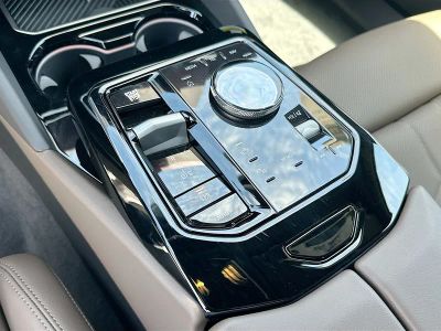 2026 BMW 5 Series — photo 13 view