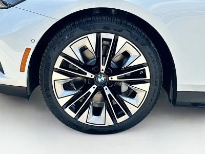 2026 BMW 5 Series — photo 24 view