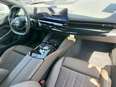 2026 BMW 5 Series — photo 22 view
