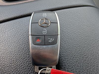 2025 Mercedes-Benz GLE - Photo 33
