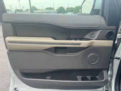 2018 Ford Expedition — side profile view