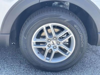 2026 Ford Explorer — photo 7 view