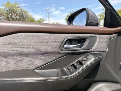 2023 Nissan Rogue — photo 13 view