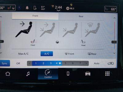 2023 Chrysler Pacifica — photo 18 view