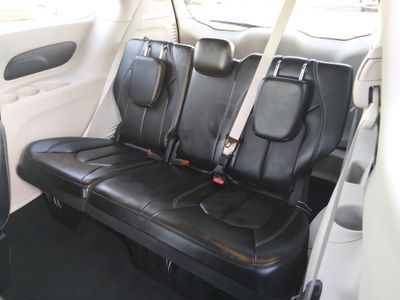 2023 Chrysler Pacifica — photo 17 view