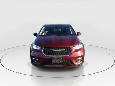 2023 Chrysler Pacifica — side profile view