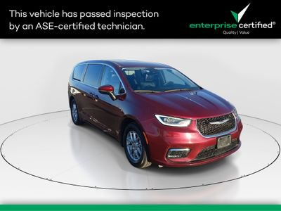 2023 Chrysler Pacifica Touring L FWD — front three-quarter view