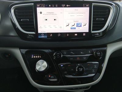 2023 Chrysler Pacifica — photo 20 view