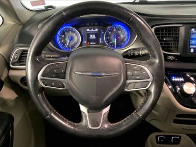 2020 Chrysler Pacifica — detail view