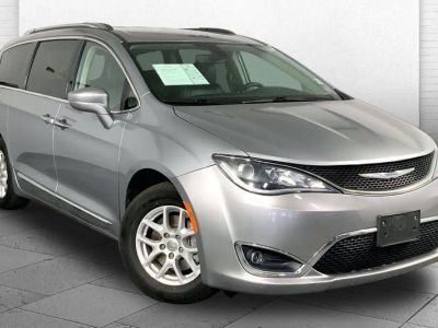 2020 Chrysler Pacifica Touring L in Billet Silver Metallic Clearcoat — front three-quarter view