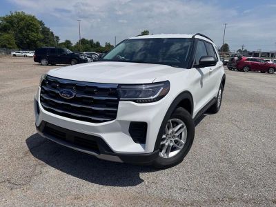 2026 Ford Explorer Active in White Metallic — front three-quarter view