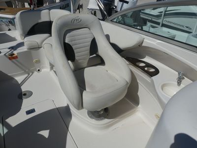 2004 Monterey 233 Explorer — photo 11 view