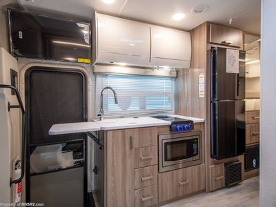 2026 Thor Motor Coach Compass - Photo 8