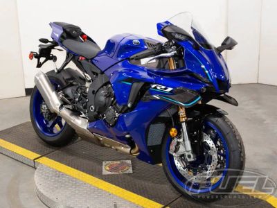 2026 Yamaha YZF-R1 — front three-quarter view