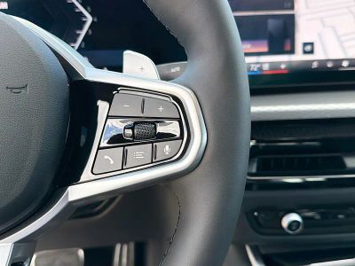 2026 BMW 3 Series — photo 39 view
