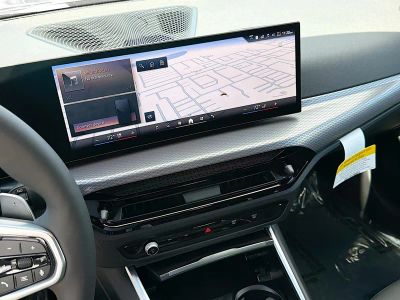 2026 BMW 3 Series — photo 28 view